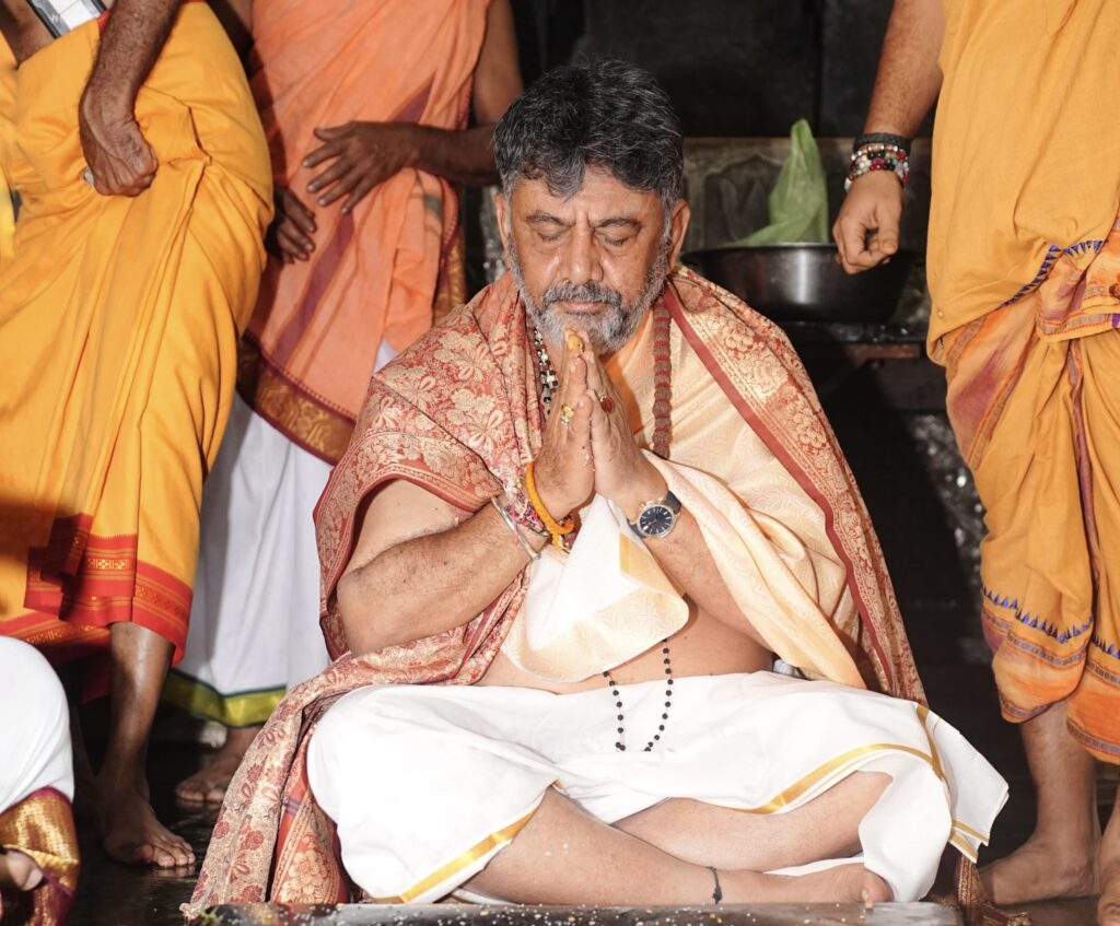 D K Shivakumar at Gokarna